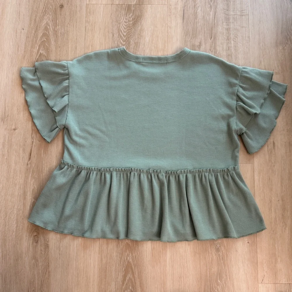 Altar’d State Green Ruffle Sleeve Peplum Top size small - Picture 5 of 7